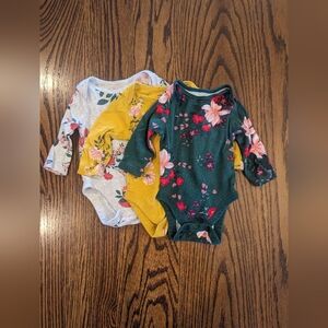 Old Navy 3-6m long sleeve bodysuits